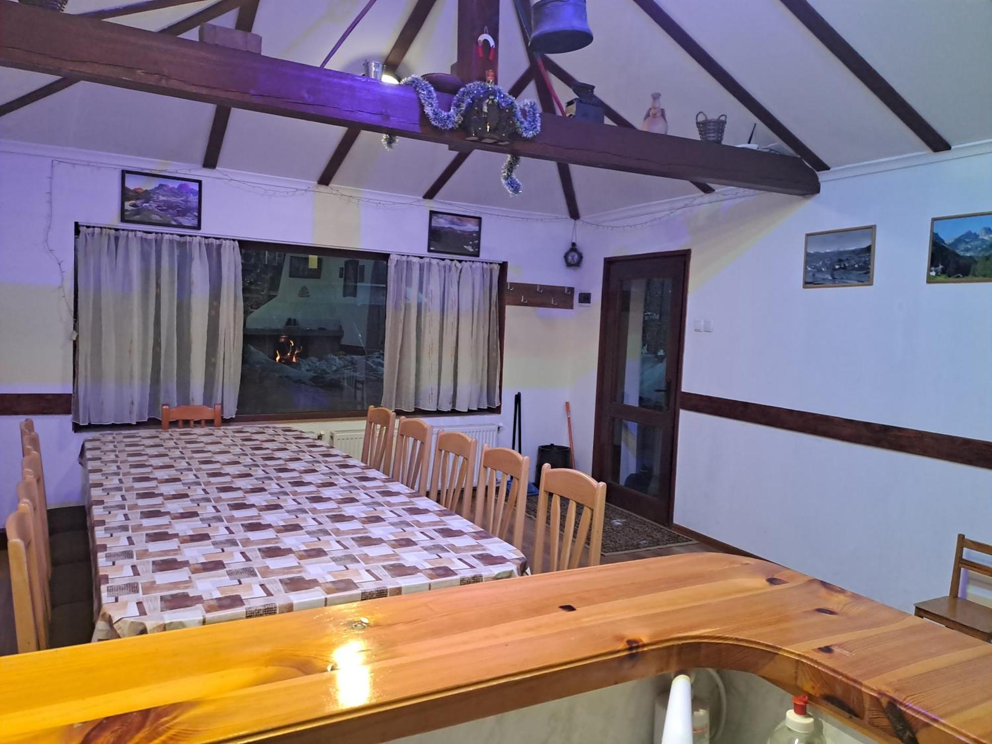Guest House Lorian Madzhare Eksteriør billede